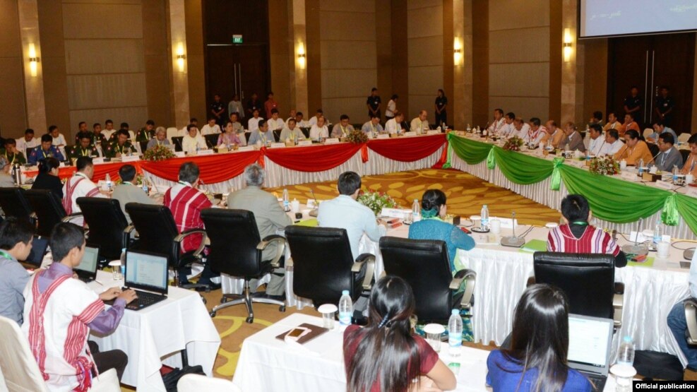 ေဒၚေအာင္ဆန္းစုၾကည္ တက္ေရာက္တဲ့ ျပည္ေထာင္စု
ၿငိမ္းခ်မ္းေရးေဆြးေႏြးမႈ ပူးတြဲေကာ္မတီUPDJC အစည္းအေဝး။