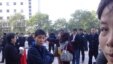 北京治安总队和朝阳区警察将部分访民围住(图片来源：曹顺利) 