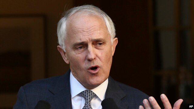 Thủ tướng Australia Malcolm Turnbull phát biểu trong một cuộc họp báo ở Canberra.