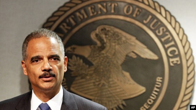 Bộ trưởng Tư pháp Hoa Kỳ Eric Holder nói một số bác sĩ, y tá những người khác trong ngành chăm sóc sức khỏe nằm trong số những người bị truy tố vì gian lận gần 430 triệu đôla