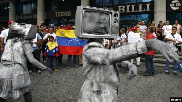 Miembros de organizaciones de prensa independientes protestan en las calles de Venezuela  los ataques contra la prensa [Foto: Archivo].