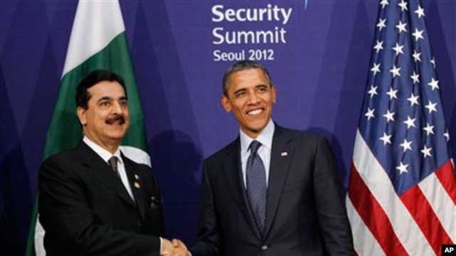 Pokiston Bosh vaziri Yusuf Rizo G'iloniy va prezident Obama Seuldagi anjuman doirasida uchrashmoqda, 27-mart, 2012-yil