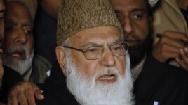 Qazi Hussain Ahmed, former leader of Pakistani religious party Jamat-i-Islami (file photo).
