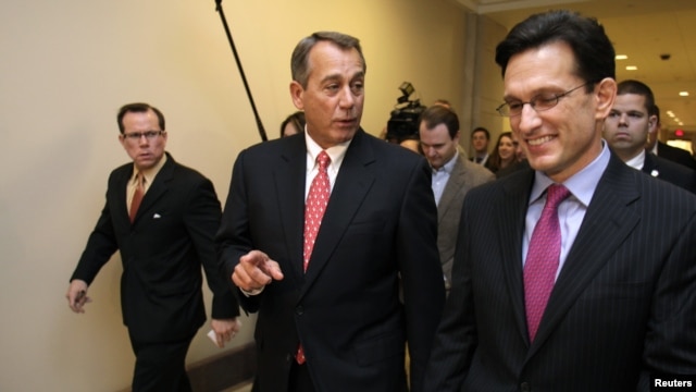 El presidente y el líder de la mayoría repiblicana en la Cámara de Representantes, John Boehner, y Eric Cantor.