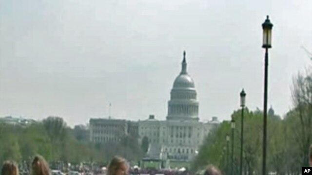Tourists on the National Mall in Washington
