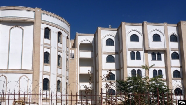 Housing and classrooms for the Khatam al Nabeyeen Mosque and madrassah in Kabul spread across several blocks. The center is said to teach a curriculum similar to that taught in Iran. (S. Behn/VOA)