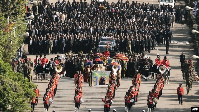 A funeral procession transporting the coffin of Ethiopian Prime Minister Meles Zenawi is pictured in Addis Ababa, September 2, 2012.
