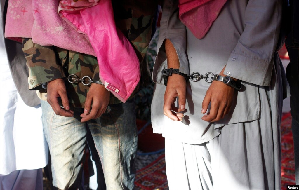 Pakistan Taliban Sack Spokesman in Sign of Growing Divisions