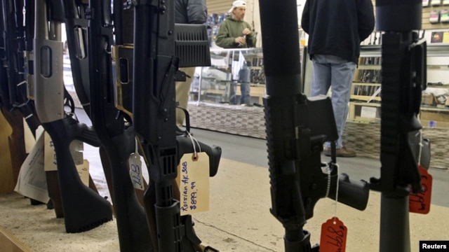 Barack Obama favorável à proibição de armas de combate 