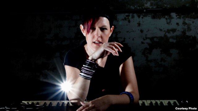 Shannon Hope: mixing musical power, purity and perfection (courtesy Shannon Hope)
