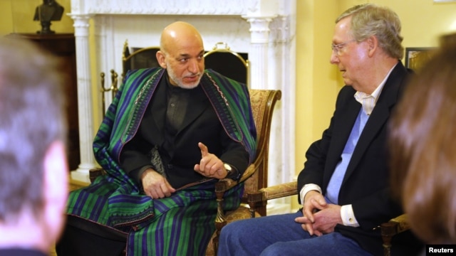 Hamid Karzay Senatda respublikachilar yetakchisi Mitch Makkonel bilan suhbatda