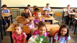 Kosovë: Filloi viti i ri shkollor