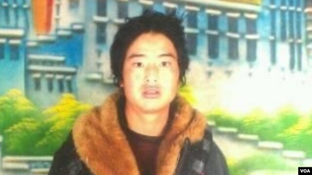 Wangchen Norbu took the picture today (November 19) in Rebkong before his self-immolation later that day. 