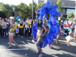 柯阵营游行嘉年华（美国之音许波拍摄）