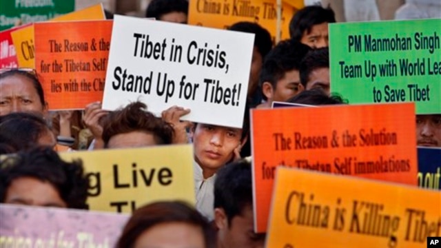 Members of the Regional Tibetan Youth Congress participate in a protest against the alleged human rights violations by the Chinese authorities in Tibet, in Hyderabad, India, January 10, 2013.