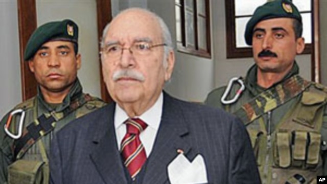 Tunisian interim President Fouad Mebazaa arrives for the first cabinet meeting since the ouster of President Zine El Abidine Ben Ali, Tunis, January 20, 2011 (file photo)