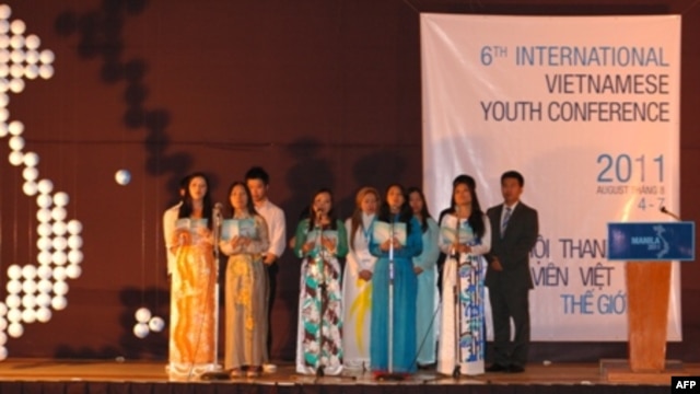 Các bạn trẻ trong Đại hội Thanh niên Sinh viên Thế giới lần 6 ở Philippines tháng 8 năm2011