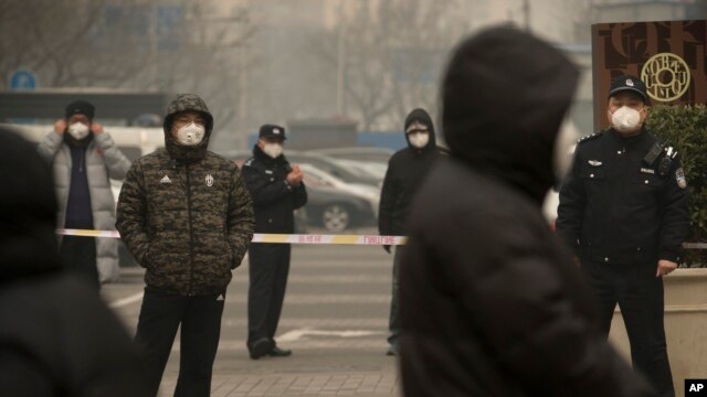 警察在北京市第二中级人民法院外站岗（资料照片）