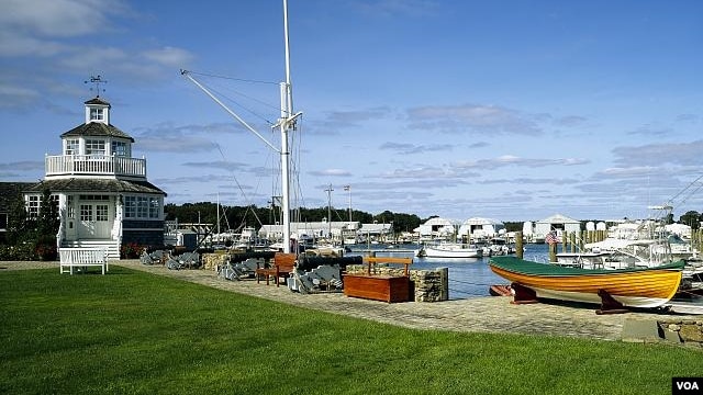 This marina on Cape Cod has the whitewashed, relaxing “look” of New England. (Carol M. Highsmith)