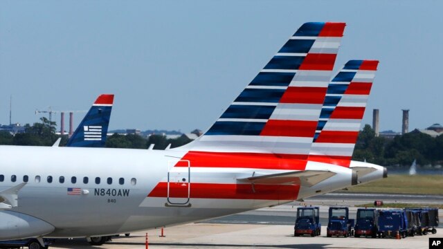 El vuelo 550 de American Airlines, un Airbus A320, fue desviado al aeropuerto internacional Hancock de Siracusa temprano del lunes, al morir el piloto en pleno vuelo.