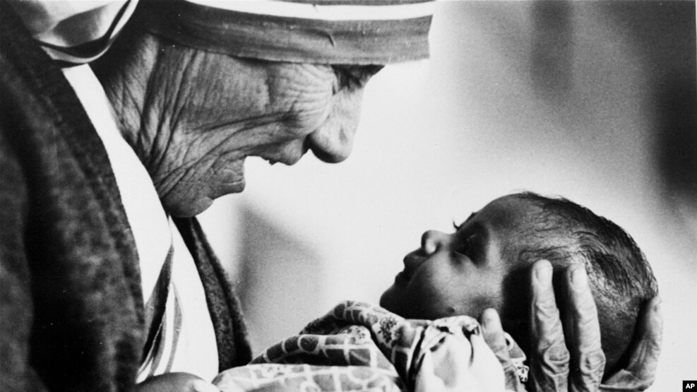 Shenjtërimi i Nënë Terezës, cilat janë dy mrekullitë e saj?