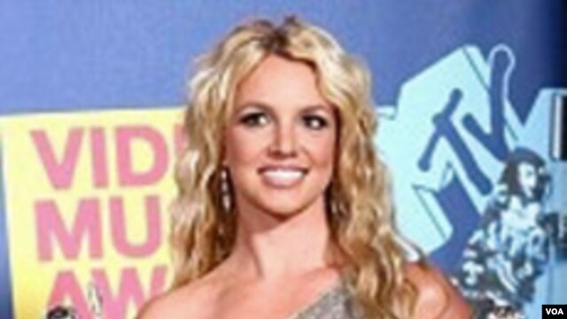 Britney Spears se recuperó de su crisis con su álbum ‘Circus’ en el 2008, que  vendió más de 4 millones de copias en el mundo.