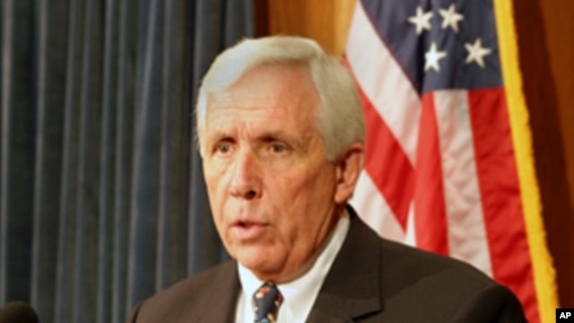 Congressman Frank Wolf sent a letter to Secretary of State John Kerry, urging him to quickly appoint a new special envoy to the Sudans. (VOA file photo)