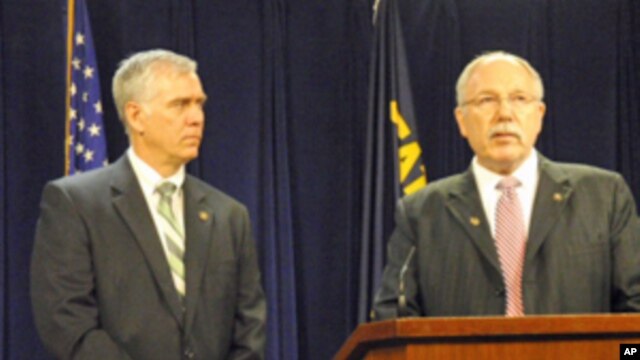 Republican Bruce Hanna (left) and Democrat Arnie Roblan (right) are Co-Speakers of the Oregon House.