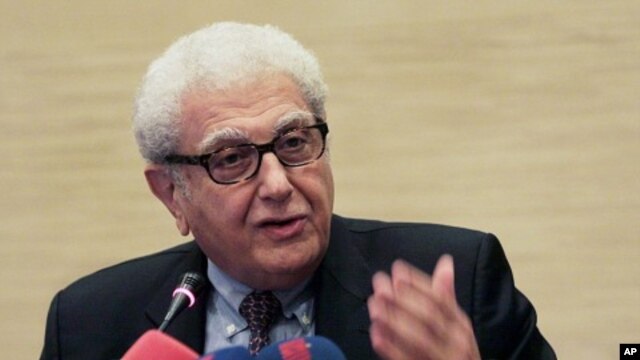 Cherif Bassiouni, head of the Bahrain Independent Commission of Inquiry, speaks during a press conference at the Bahrain National Museum in Manama, Bahrain (File Photo - July 24, 2011)