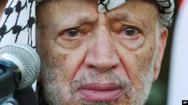 Ông Yasser Arafat, nhà cựu lãnh đạo Palestine, qua đời vào tháng 11 năm 2004