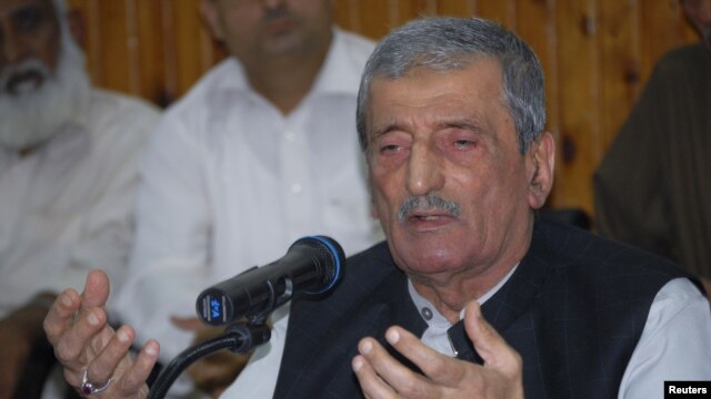 Bộ trưởng Đường sắt Pakistan, Ghulam Ahmad Bilour, treo giải thưởng 100.000 đôla cho ai giết được nhà sản xuất phim 