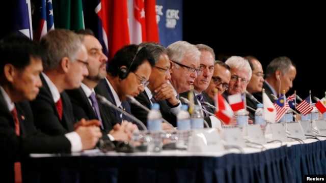 Bộ trưởng Thương mại Australia Andrew Robb phát biểu sau cuộc họp của đại diện thương mại các nước thành viên TPP tại Sydney, ngày 27/10/2014.