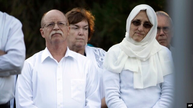 Cha mẹ anh Abdul-Rahman (Peter) Kassig - Ed Kassig và Paula cho biết họ rất đau khổ khi nghe tin con trai bị giết.