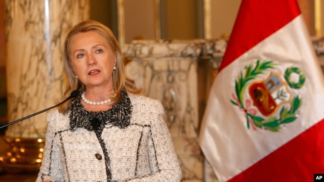 La secretaria de Estado Hillary Clinton dio declaraciones sobre el ataque en Libia después de reunirse con el presidente del Perú, Ollanta Humala.
