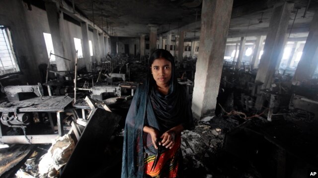 Pabrik Smart Export Garment di Dhaka, Bangladesh terbakar hari Sabtu (26/1), menewaskan 7 pekerja perempuan.