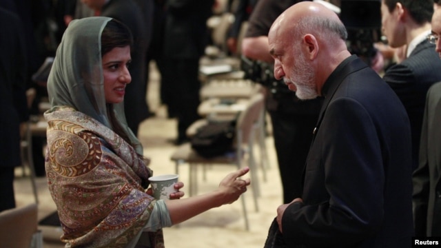 Pokiston Tashqi ishlar vazirasi Hina Rabboniy Xar, Afg'oniston rahbari Hamid Karzay