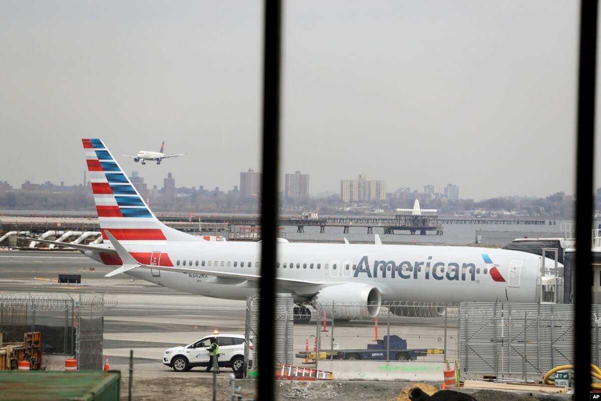 American Airlines ajusta tarifas para equipaje de gran tamaño