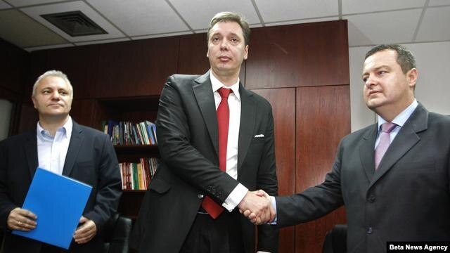 Predstavnici SNS, SPS, PUPS, JS i URS potpisali su sporazum o zajedničkom političkom delovanju. 