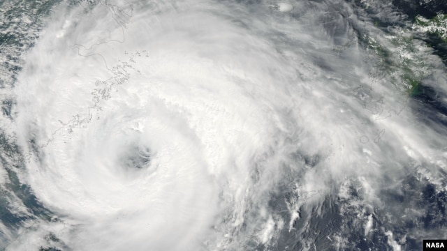 NASA's Aqua satellite captured this image of Typhoon Haikui as it was approaching China passed over Typhoon Haikui on August 6, 2012 at 0435 UTC (Credit: NASA Goddard MODIS Rapid Response Team)