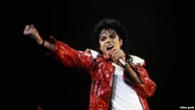 Çështja e vdekjes së këngëtarit Michael Jackson, fillon zgjedhja e jurisë