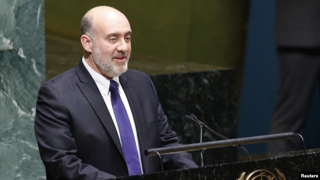 Israeli Ambassador to the United Nations Ron Prosor addresses the U.N. General Assembly in New York, November 29, 2012. 