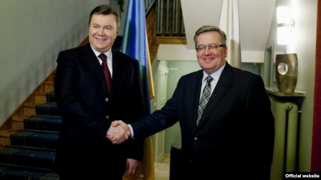 Янукович та Коморовський. Фото з офіційного сайту президента України