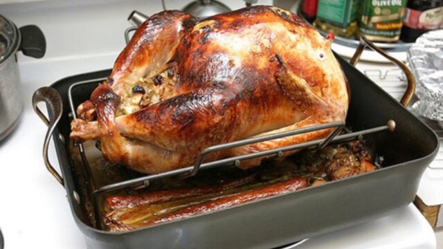 No one "eats like a bird" at Thanksgiving Day dinner
