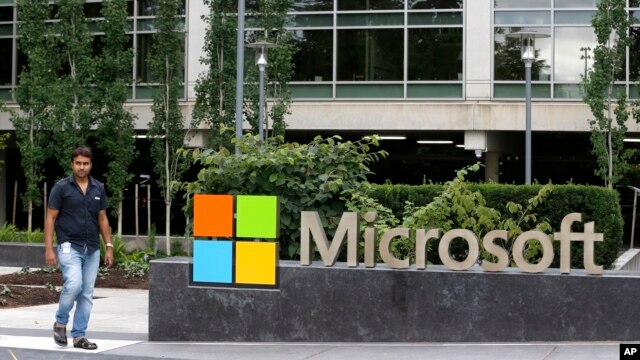Kantor Microsoft di Redmond, negara bagian Washington, AS (foto: dok). Microsoft berencana mem-PHK hingga 18 ribu karyawan tahun depan.