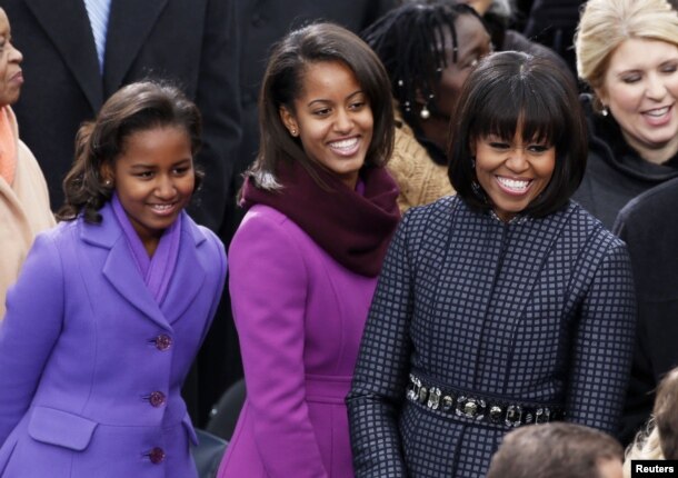 Мишель Обама с дочерьми Сашей и Малией