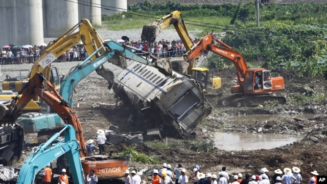 温州动车追尾事故现场 (2011年7月24日)