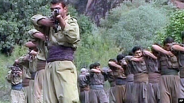 Çekdarên PKK'ê li Çîyayê Qendîlê hînkirina xwe werdigirin.