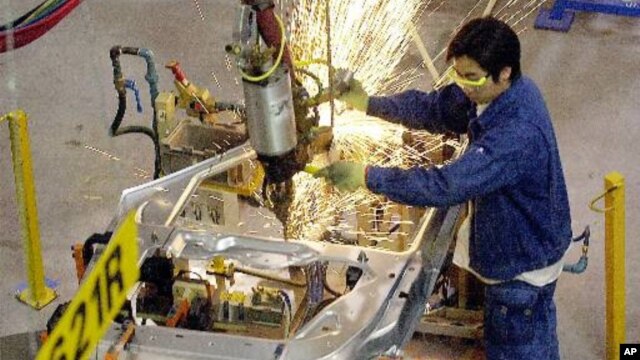 Nhiều doanh nghiệp được khảo sát cho biết dự định dời xưởng sản xuất từ Trung Quốc sang Việt Nam, Pakistan, Bangladesh, và Philippines