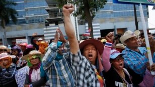 ထုိင္းလယ္သမားမ်ား ဆႏၵျပျမင္ကြင္း။ (ေဖေဖာ္ဝါရီ ၁၀၊ ၂၀၁၄)