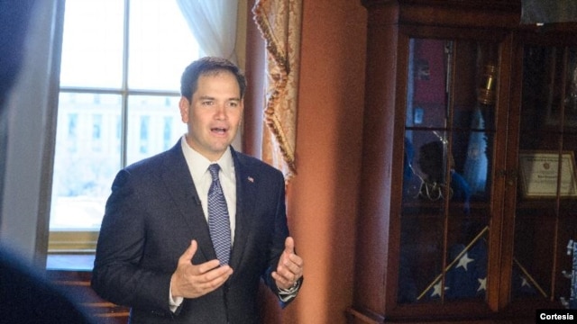 El senador Marco Rubio fue el encargado en responder al presidente Obama, por parte del Partido Republicano.
